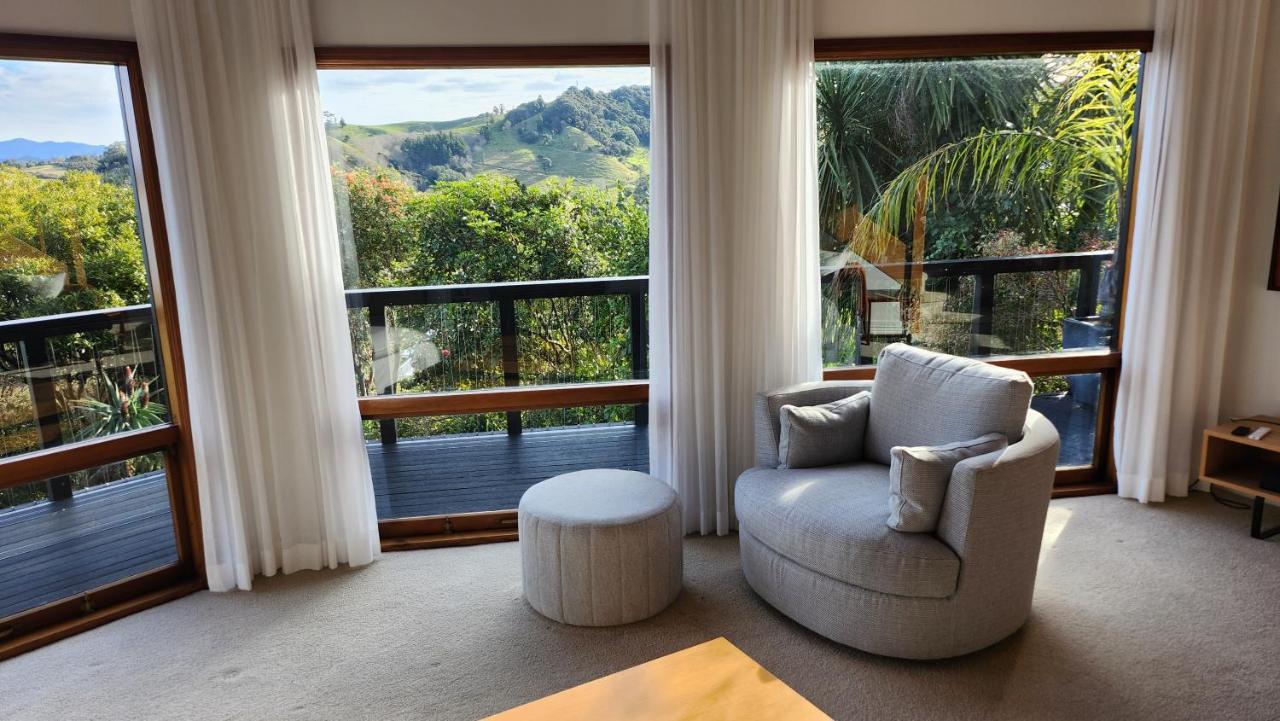 The Black Chalet Whitianga Exterior foto