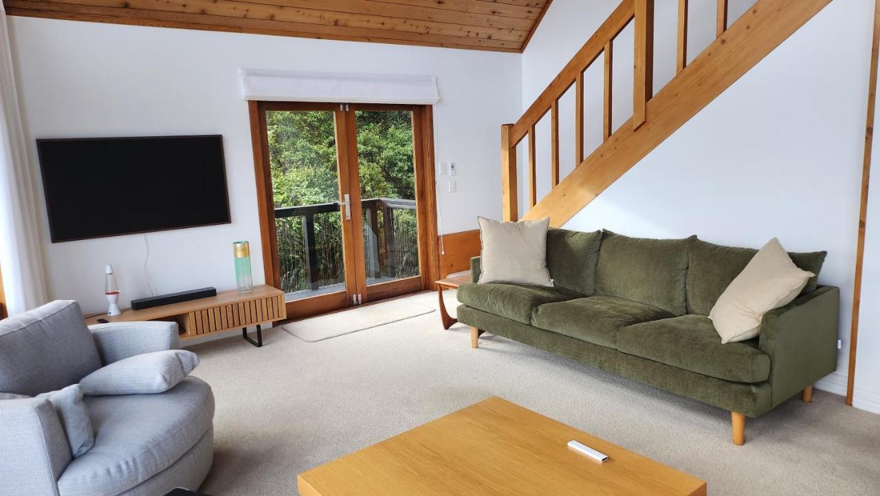 The Black Chalet Whitianga Exterior foto