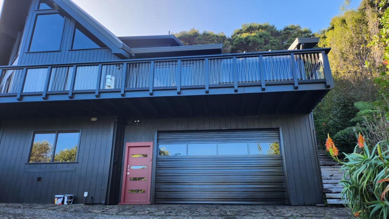 The Black Chalet Whitianga Exterior foto