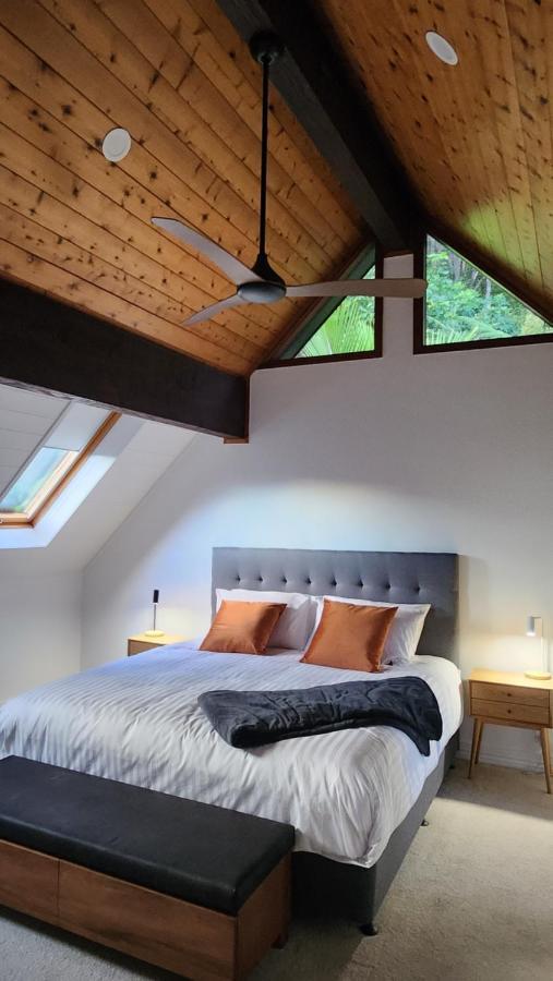 The Black Chalet Whitianga Exterior foto